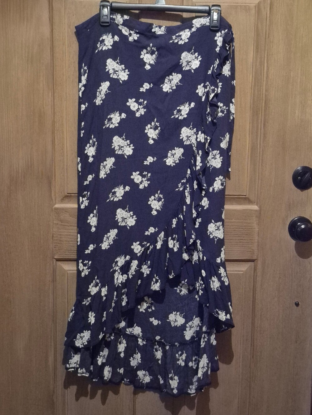 Maurices Women's XL Navy and White Floral High-Low Ruffle Skirt
